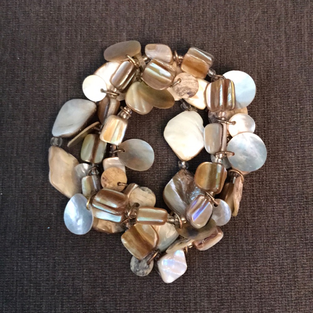 Fun shell and stone bracelet 🦋